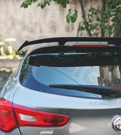 Alettone Posteriore Tetto Alfa Romeo Giulietta / Mito Carbon Look in Vetroresina