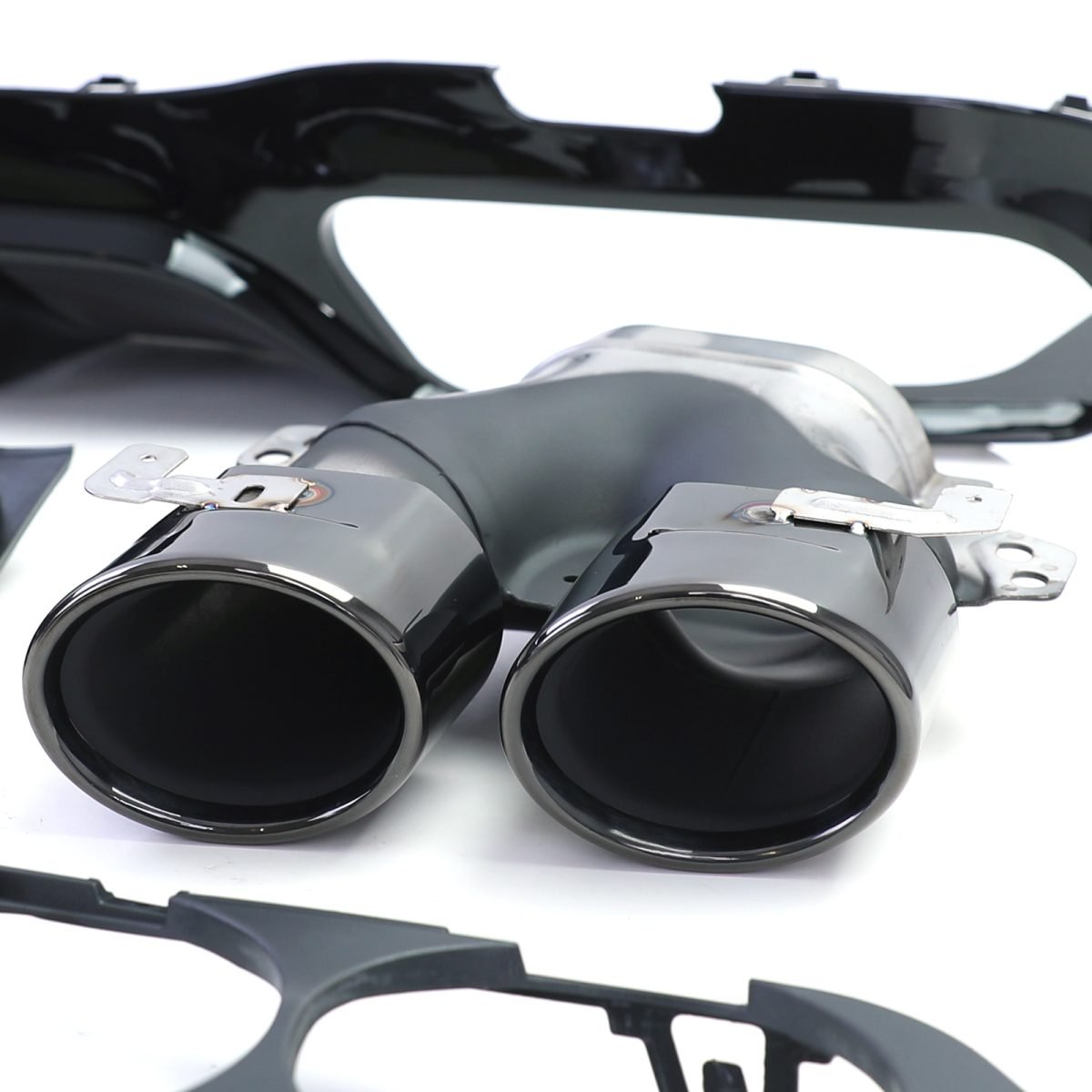 Diffusore Posteriore Sportivo con 4 Terminali Neri per Mercedes Classe E W213