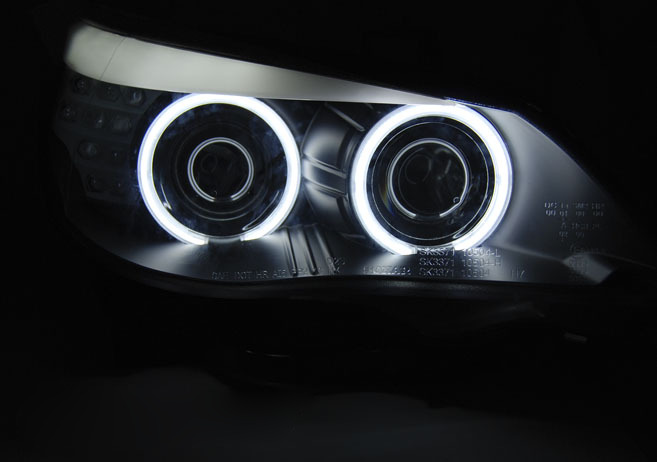 Fari Angel Eyes CCFL Neri LED Indicatori per BMW E60/E61 (2003-2007)