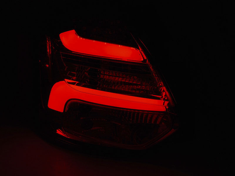 Ford Focus 3 11-10.14 Berlina 5 Porte Rosso Fumé LED Bar Sequenziale Indicatori