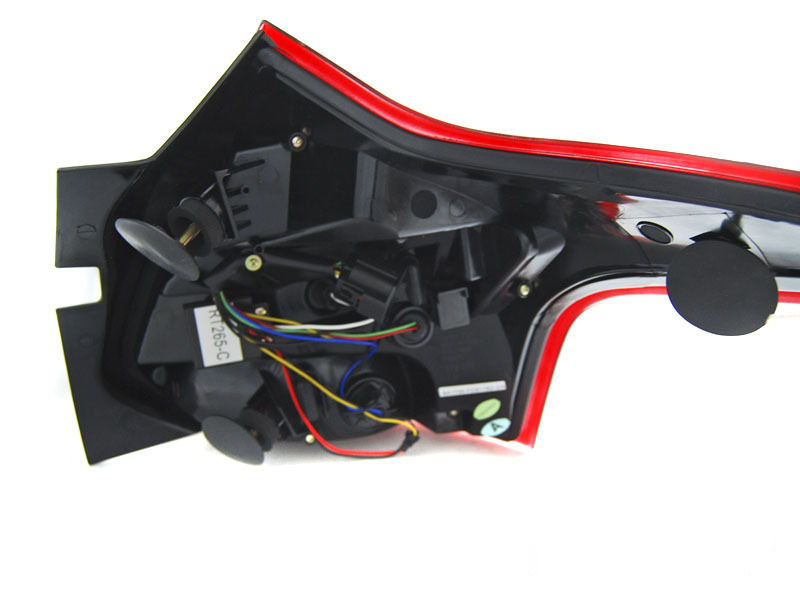 Ford Focus 3 11-10.14 Berlina 5 Porte Rosso Fumé LED Bar Sequenziale Indicatori