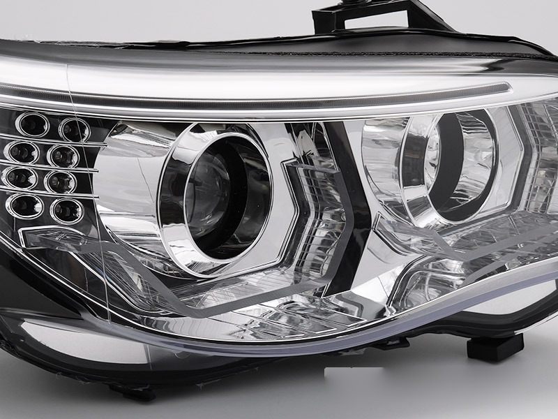 Fari Angel Eyes LED 3D Cromato per BMW E60 E61 (03-07) Fanali Anteriori