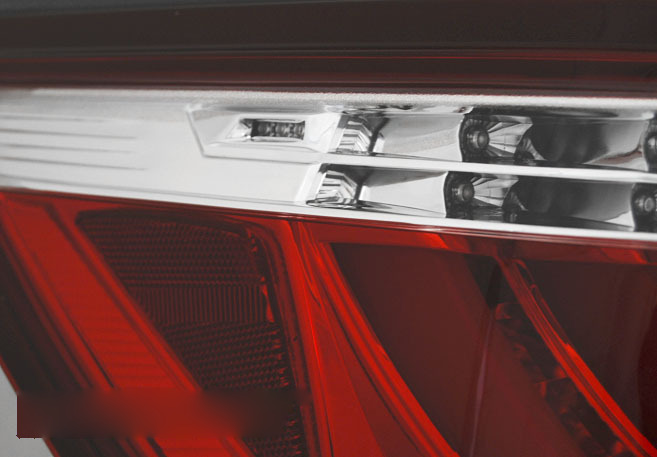 LED Bar Fanali Posteriori Rosso Bianco per BMW E60 LCI (anni 2007-2010)