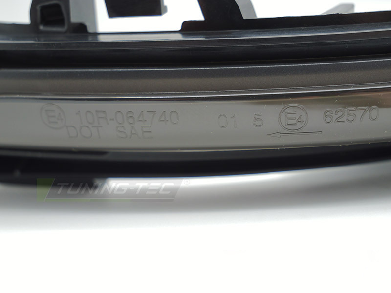 Laterale Indicator Nello Specchio Fumè LED per Volvo S90 V90 (anni 2016-2023)
