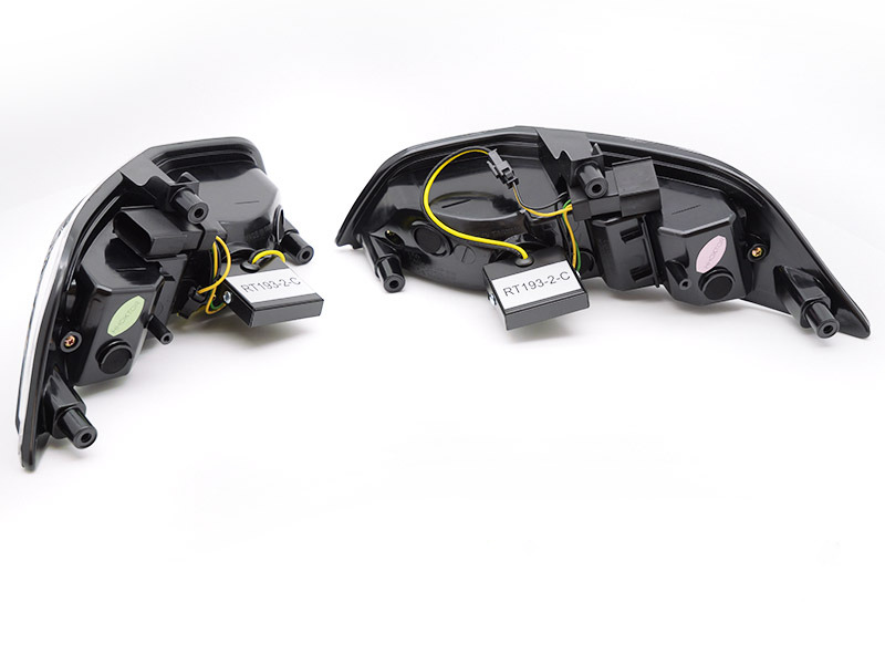 Frecce Anteriori LED Dinamiche Nere per Ford Mustang (2015-2017)