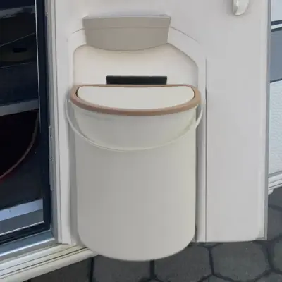 Abfalleimer con Coperchio in Plastica Bianca 19x27cm per Uso Universale Auto