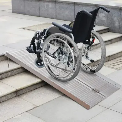 Alluminio Rollstuhlrampe con Guida Laterale Pieghevole 152x70cm Max. 270kg