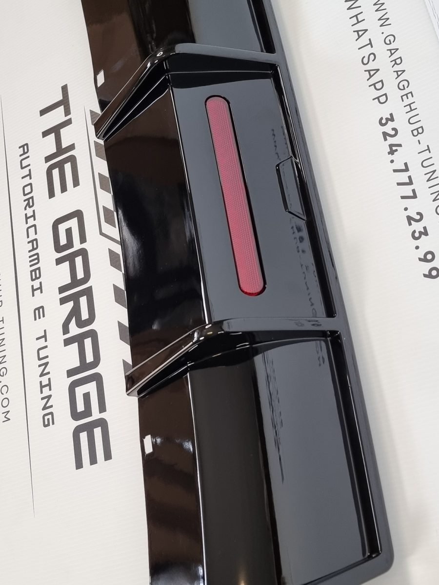 Diffusore Modello Karbel con LED per VW Golf 7 fino al 2017 Nero Lucido